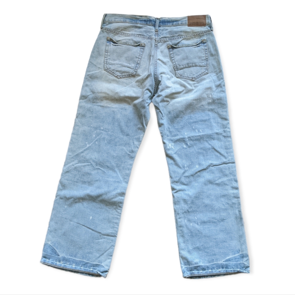 Old Navy Famous Light Wash Distressed Jeans 34x30 - Picture 2 of 12